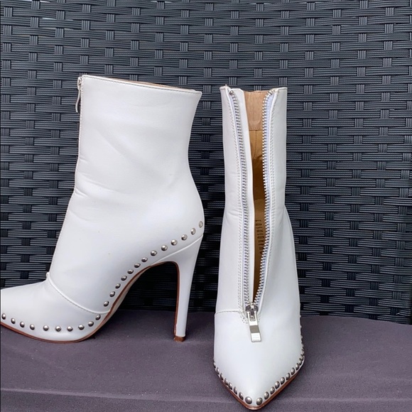 !SOLD! Thoraya Bootie - white - Picture 2 of 9